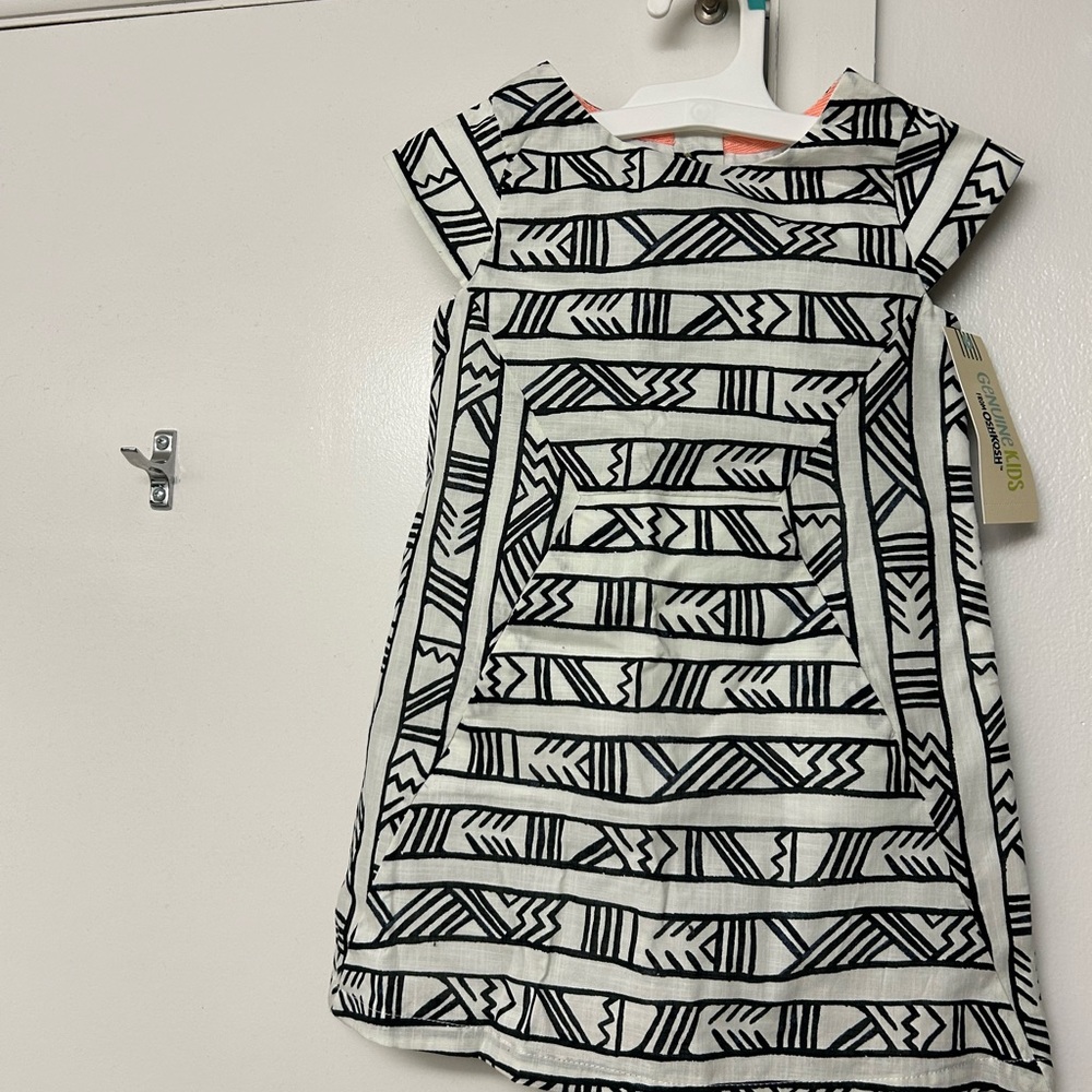 GENUINE KIDS FROM OSHKOSH Black and White Kids Dress
